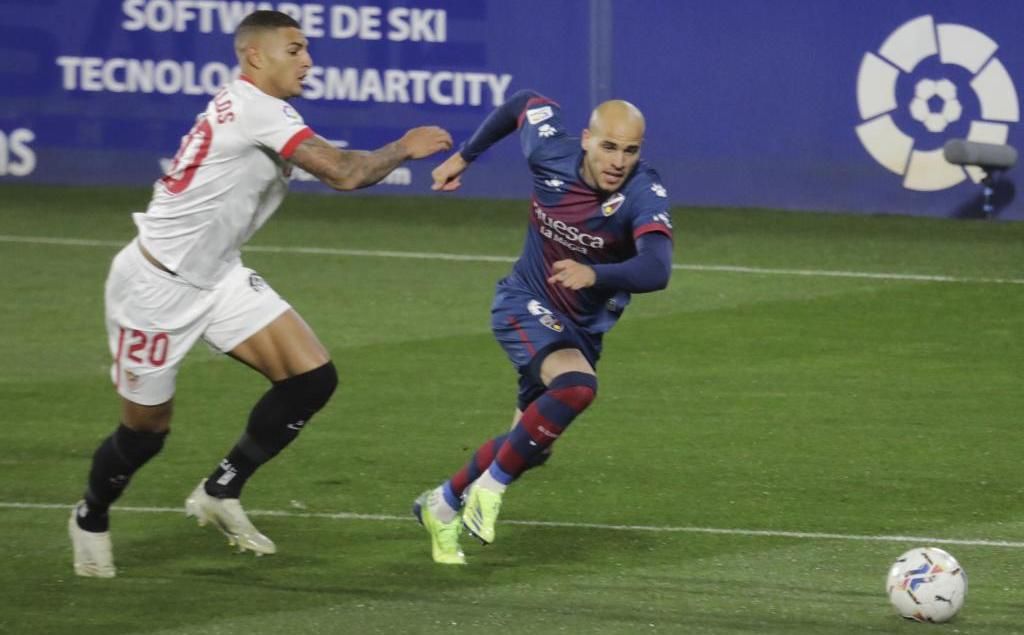 Otra oferta insuficiente por un central del Sevilla