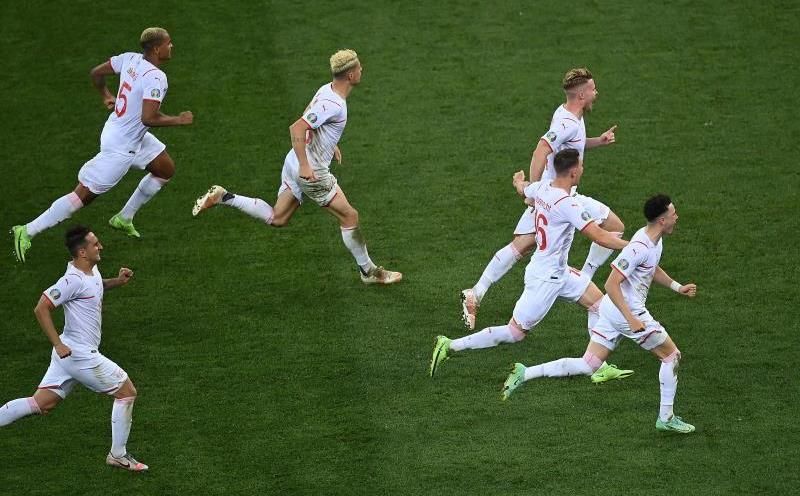 La prensa suiza habla ya de la "página más bella" de su historia futbolística