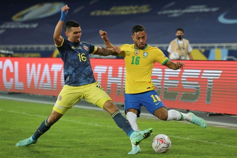 Brasil descarta sustituir al lateral Renan Lodi pese a un "trauma fuerte"