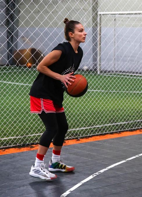 Camila Kirschembaum: de su corto paso por el baloncesto español a la NCAA