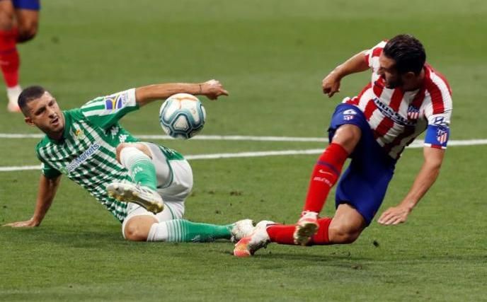 Se exige un centrocampista en el Betis