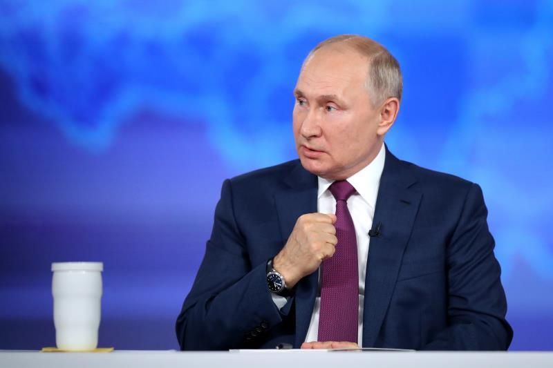 Putin sugiere cambios en hockey y fútbol tras los fracasos de sus selecciones