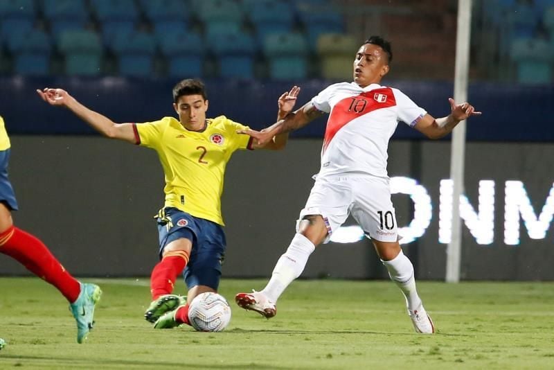 Medina elogia fútbol práctico de Uruguay y Cuéllar a Tabárez y sus jugadores