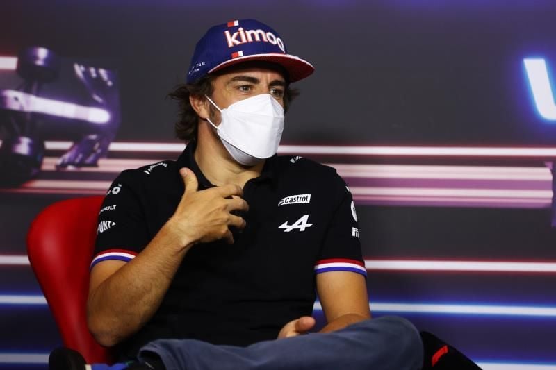 Alonso: "Con Hamilton no pasó nada en 2007, era más con el equipo"