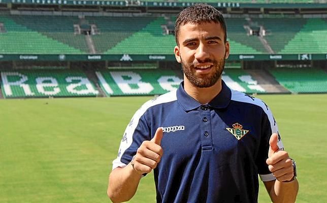 El Betis busca una solución para Yassin Fekir