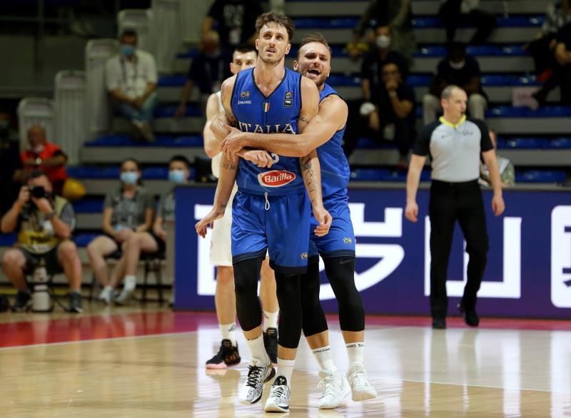 Italia obra el milagro, elimina a Serbia y regresa a los Juegos