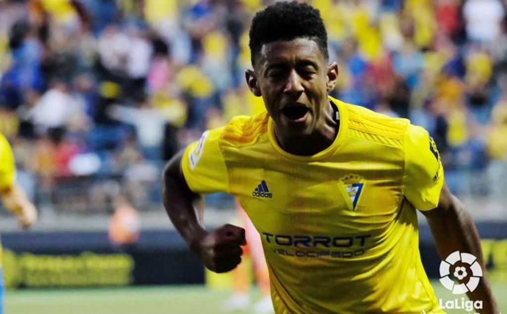 El Nottingham Forest vigila a 'Choco' Lozano