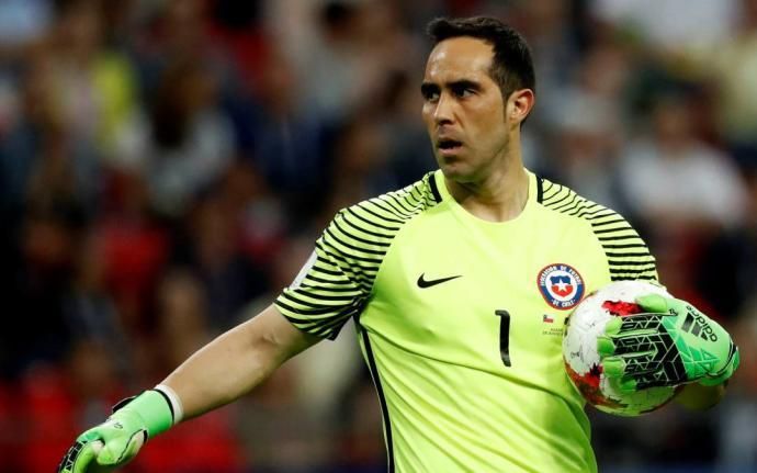 La FIFA elige a Bravo en el once de América y lo enfrenta a Europa