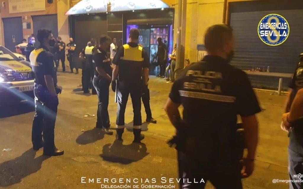 Desalojan a 600 personas de cuatro bares en Sevilla por incumplir medidas Covid