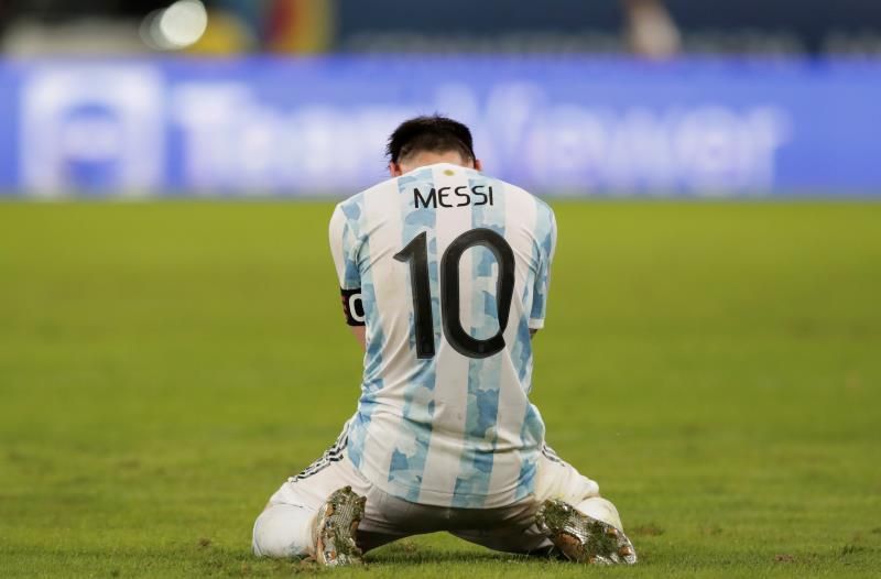La coronación de Messi con Argentina abre las ediciones digitales en España