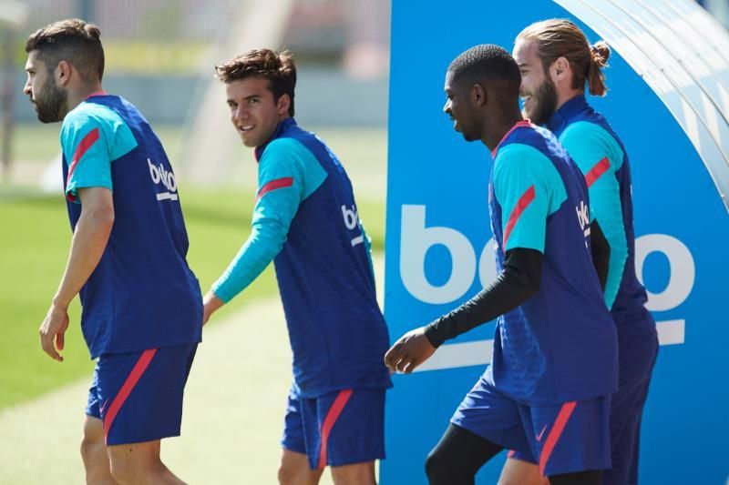 Los jugadores del Barcelona pasan las pruebas médicas tras no haber positivos