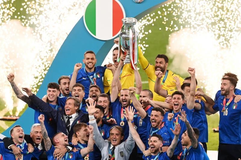 1-1 (3-2). Italia encuentra la gloria en los penaltis