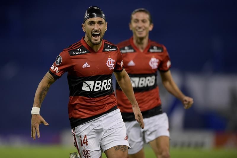 Flamengo vence con regreso de titulares y comienza a reducir distancias