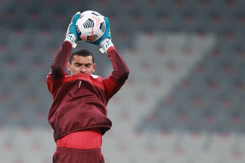 El Paranaense visitará al América sin su portero Santos pero con David Terans