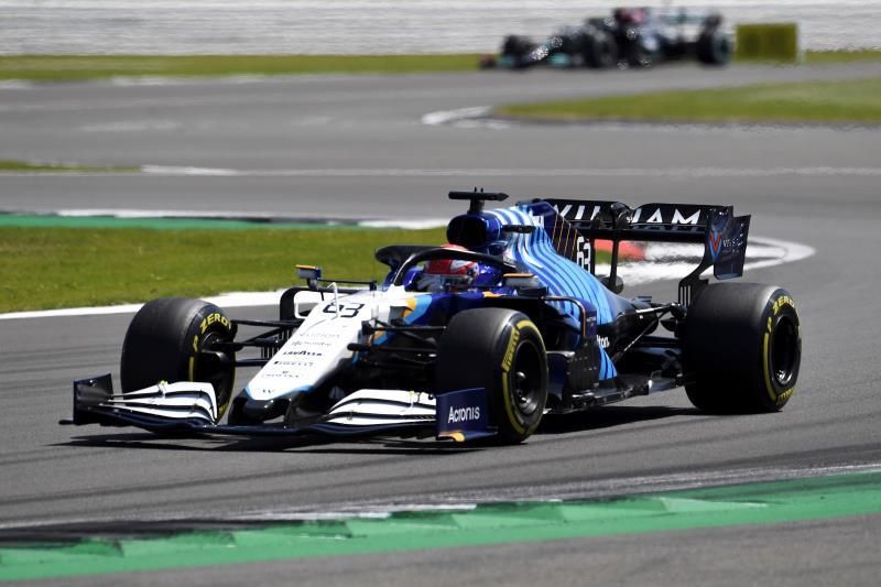 Russell sancionado con tres puestos; Sainz arrancará décimo en Silverstone