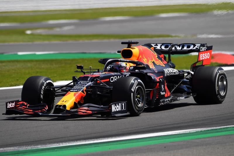 Verstappen dominó el último libre; Sainz tercero, 'Checo quinto y Alonso, 13