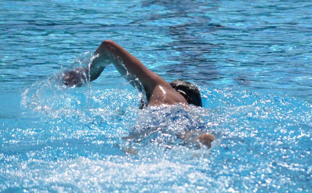 Cursos de natación para adultos en el SADUS