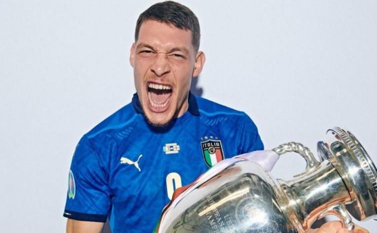 El Sevilla FC sondea la situación de Belotti
