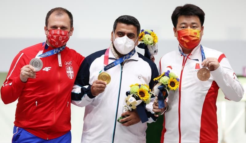 Irán logra su primer oro gracias al tirador Foroughi, de 41 años