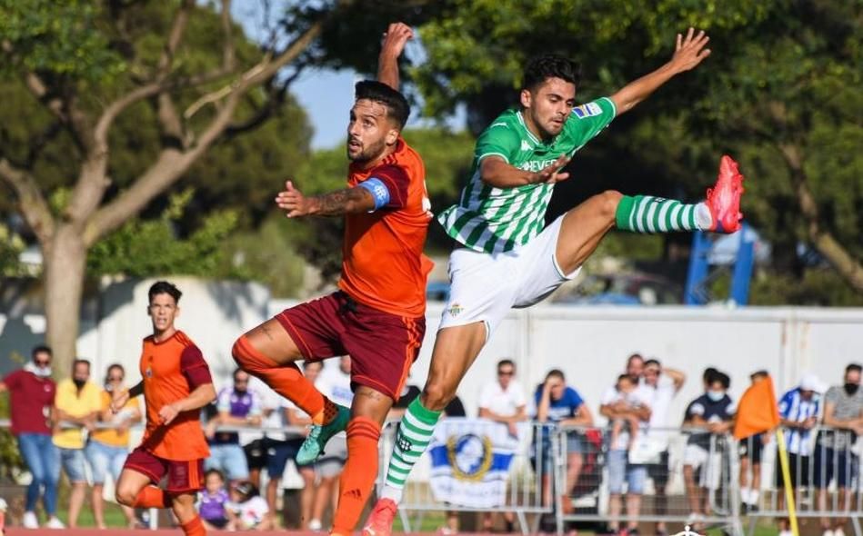 Primer triunfo veraniego del Betis Deportivo contra el Recreativo (0-1)