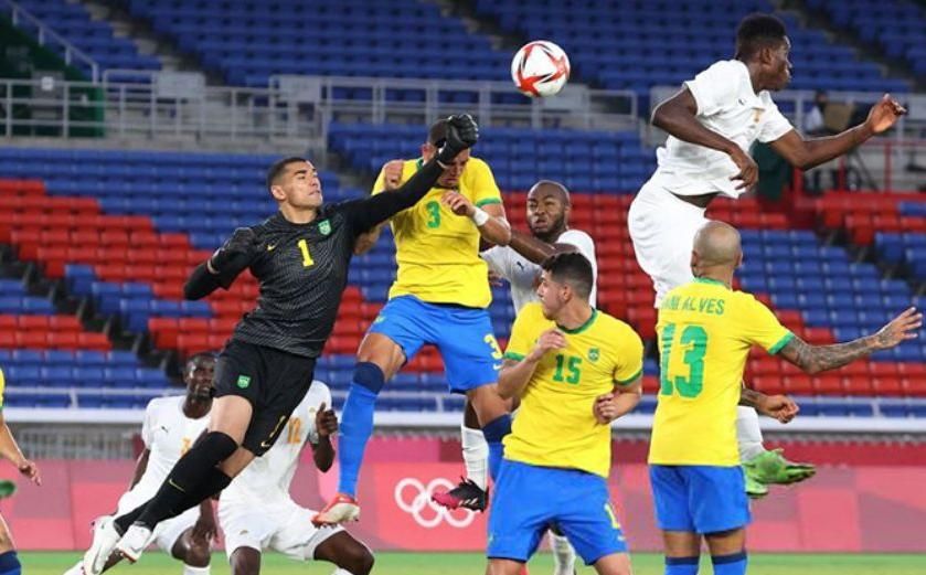 Diego Carlos juega 90 minutos en el empate de Brasil contra Costa de Marfil
