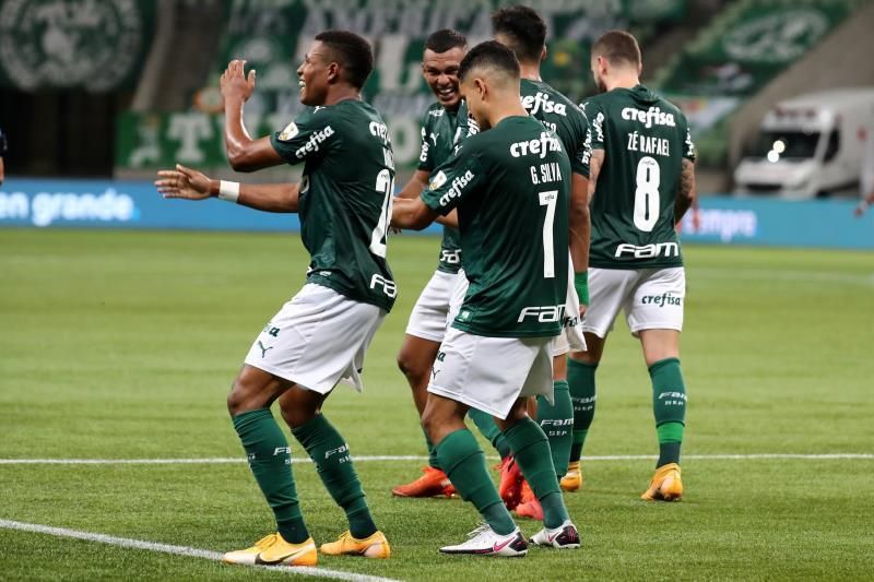 El Palmeiras gana con autogol del Fluminense y amplía su ventaja en la Liga