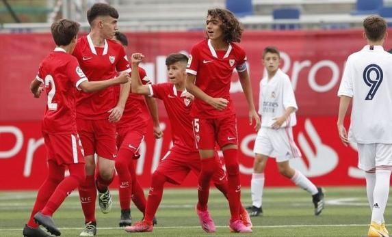 El Sevilla paga cara LaLiga Promises: saqueado por el Barça y el Madrid... otra vez