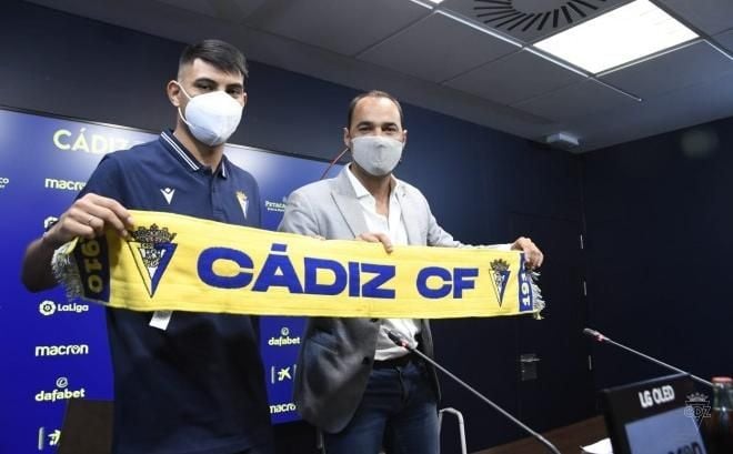 Arzamendia compara la "intensidad" en el Cádiz CF con la de Paraguay