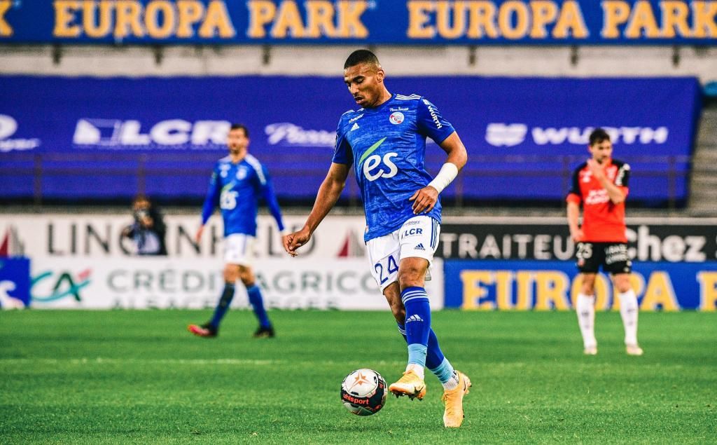 Compás de espera en el Betis por Djiku