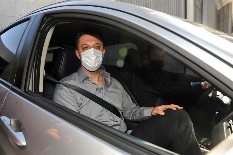 El exabogado de Maradona critica a las hijas del astro tras ser apartado de la causa