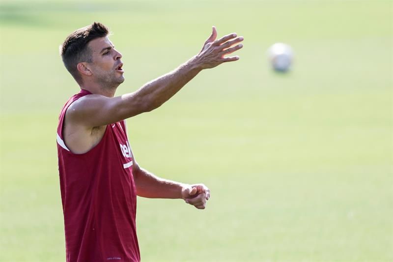 Piqué: "Estamos esperando a Messi firme la renovación y tenerlo con nosotros"