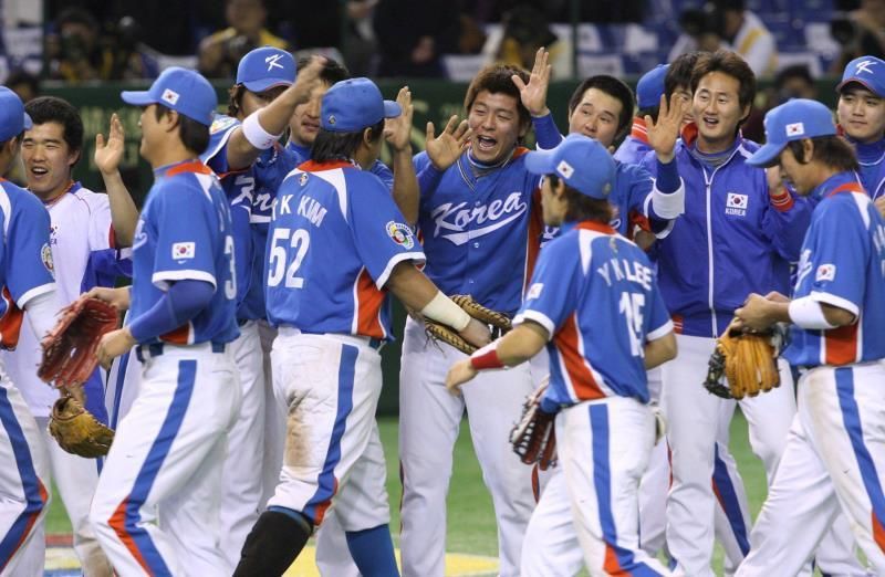 4-3. Corea vence a Dominicana y sigue camino de las medallas en béisbol