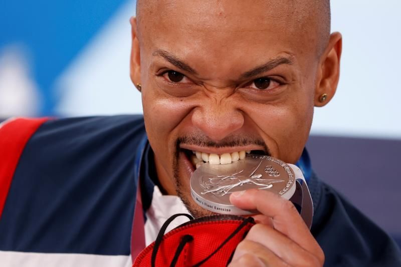 Peleteiro y Zapata, bronce y plata con tonos dorados