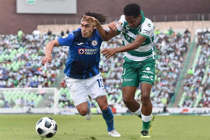 El chileno Diego Valdés rescata un empate para el Santos ante el Cruz Azul