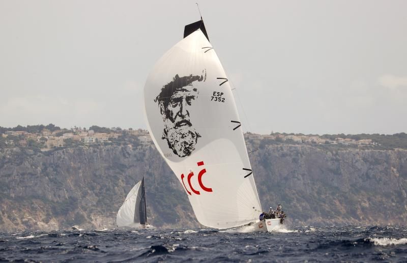 Felipe VI participa en la primera regata de la Copa del Rey de vela en Palma