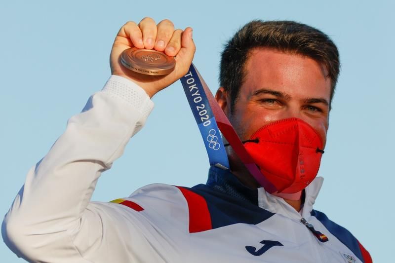 Cardona, bronce en Finn; Gran Bretaña, oro; Hungría plata