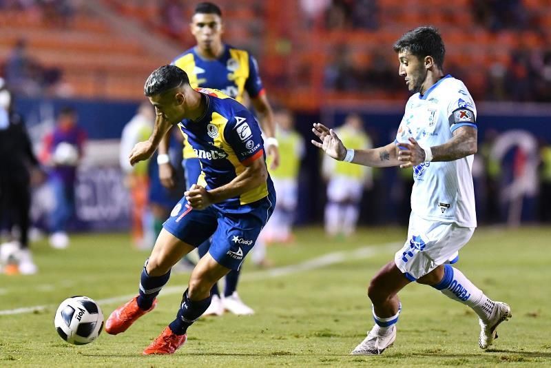 El uruguayo Sosa rescata empate para Querétaro en casa del San Luis