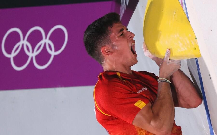 ¡Alberto Ginés logra el primer oro olímpico en escalada!