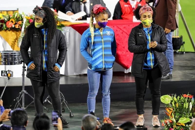 Medallistas levantaron el mayor peso para ecuatorianas: Su autoestima