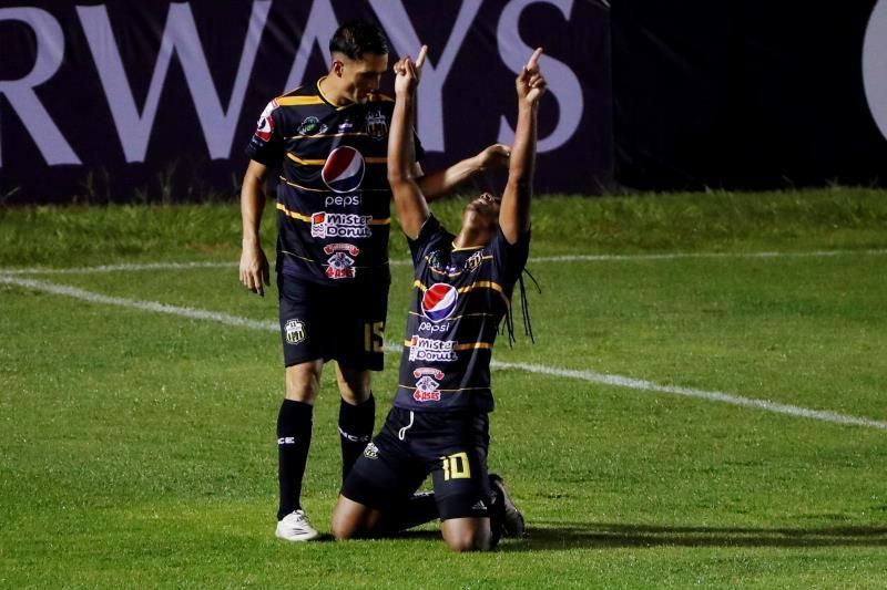 1-1. El colombiano Medrano rescata un empate para Once Deportivo en Concacaf