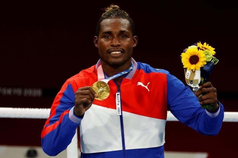 El cubano La Cruz gana el título olímpico de peso pesado