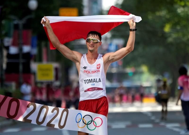 Tomala recibe la herencia de Korzeniowski: oro en 50 km marcha