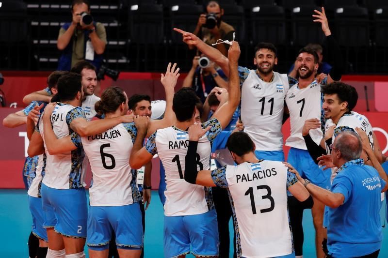 Argentina vuelve al podio de voleibol con un bronce ganado a bocados a Brasil