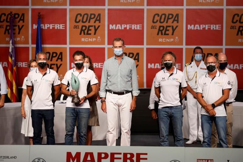 Felipe VI entrega los premios de la Copa de vela con un aforo reducido