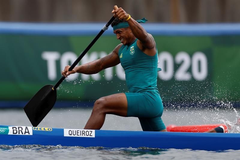 Piden rebautizar una laguna de Río en honor al palista Isaquias Queiroz, oro en Tokio
