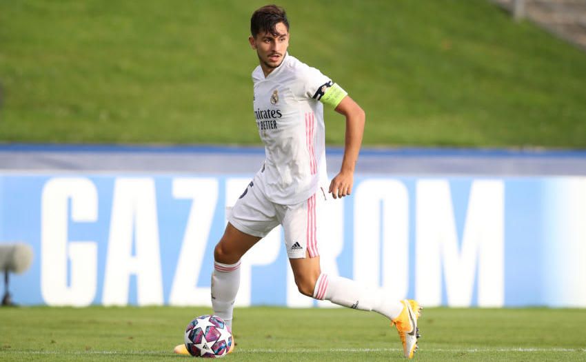 Víctor Chust, vinculado al Real Betis, muy cerca de ir cedido al Cádiz CF