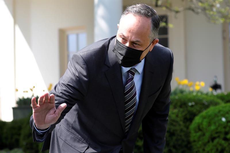 El marido de Kamala Harris liderará la delegación presidencial de EE.UU. en Paralímpicos