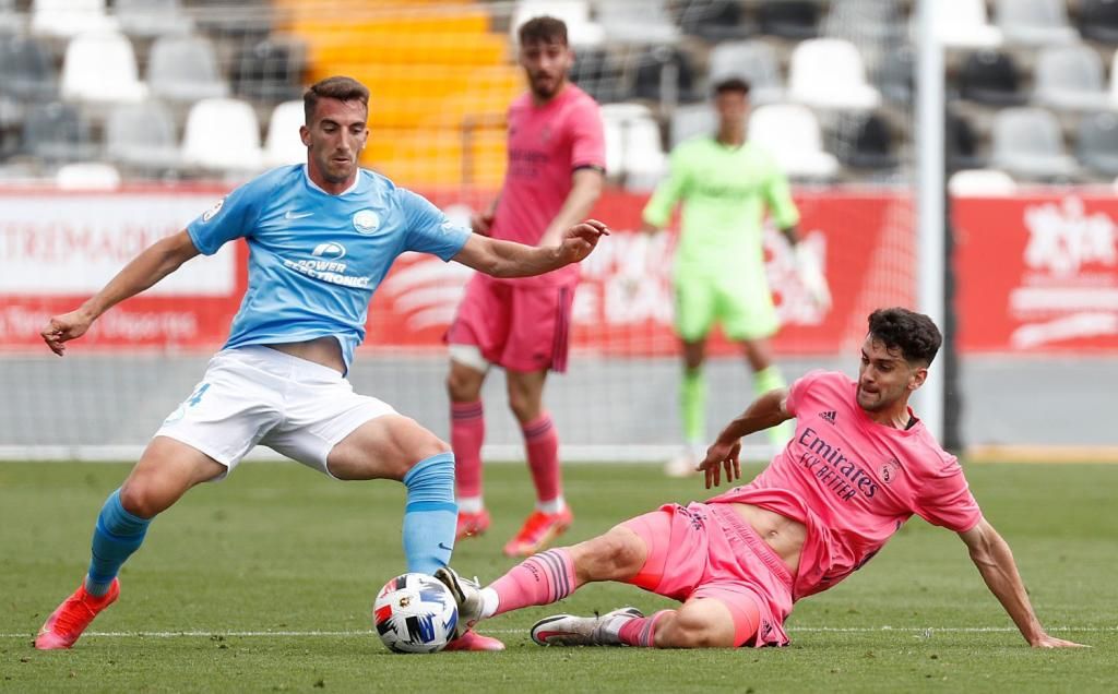 El Sevilla FC ficha al mediocentro del Castilla Xavi Sintes para el filial