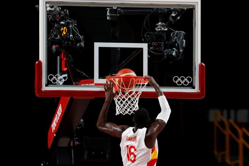 Garuba vuelve a mostrar su clase bajo los aros de Rockets con ocho rebotes