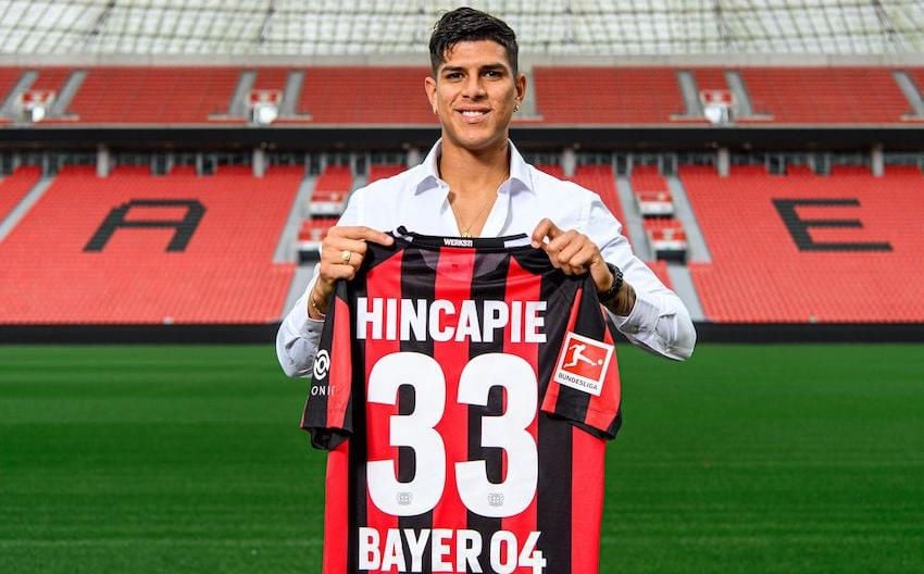Piero Hincapié, que fue vinculado al Real Betis, firma con el Bayer Leverkusen por 7'5 millones